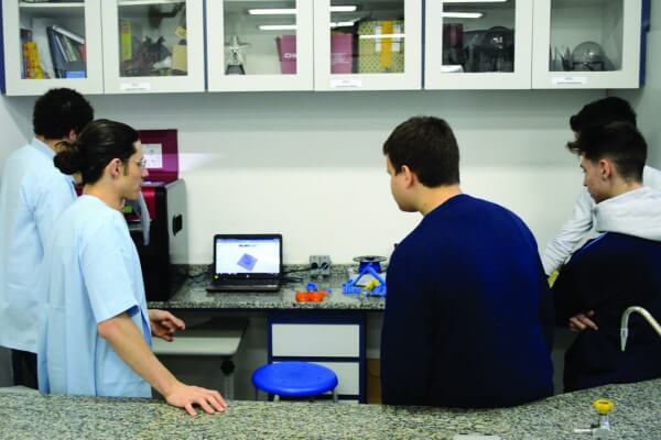 Escola Santa Marina adquire equipamento 3D