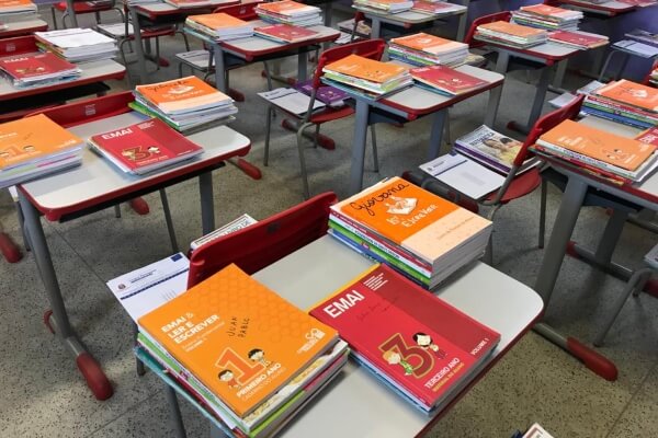 Alunos da rede estadual recebem kits escolares para estudar em casa - Educageral